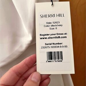 Prom dress never worn, beautiful dress with no alterations!